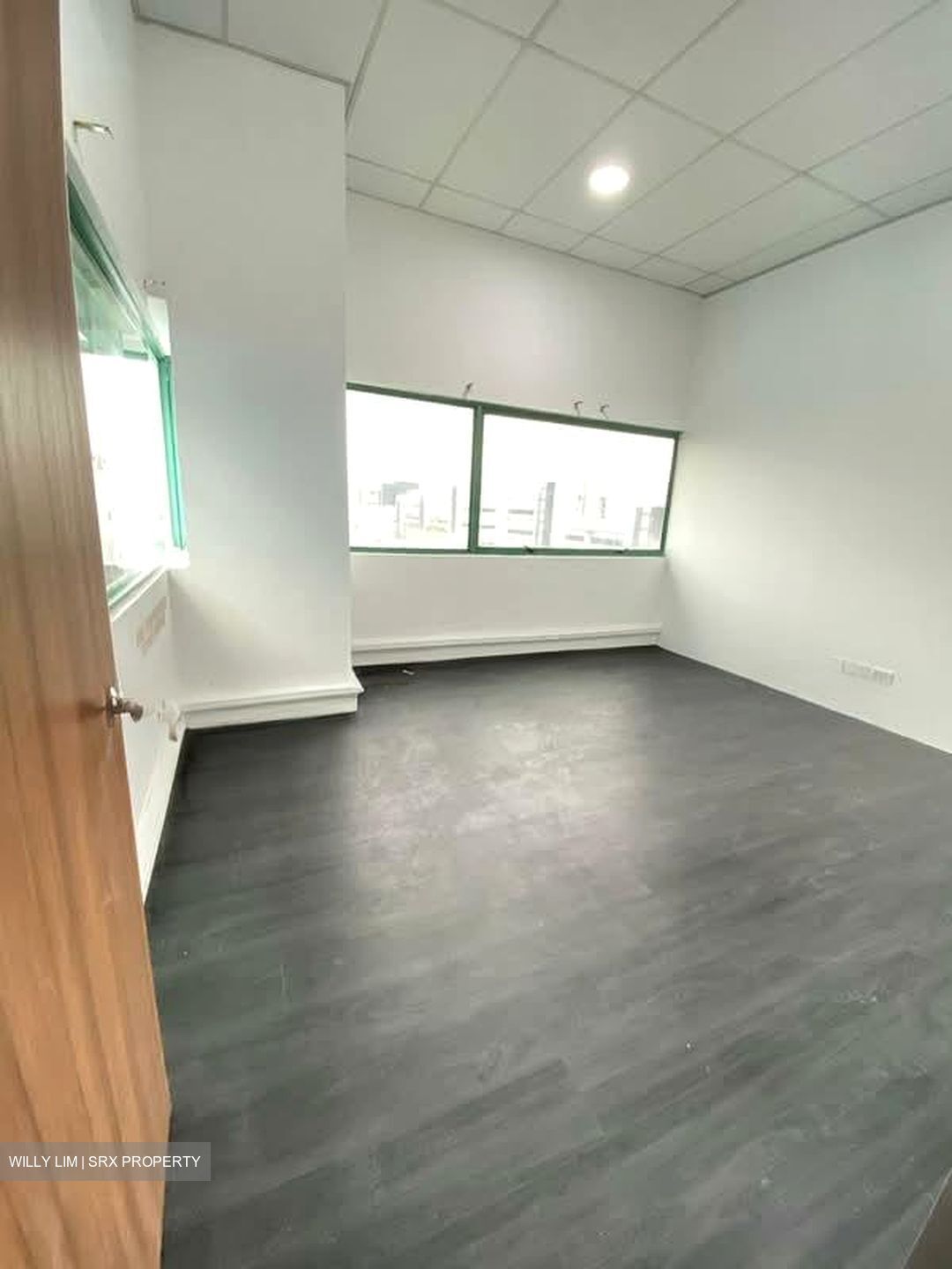 Techniques Centre (D14), Office #586598251